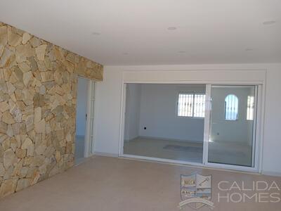 Villa Seclusion: Resale Villa in Las Pocicas, Almería