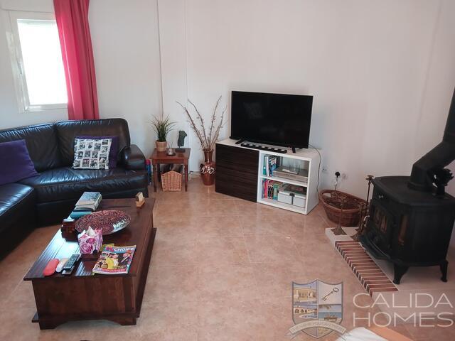 Villa Secreto: Resale Villa for Sale in Arboleas, Almería