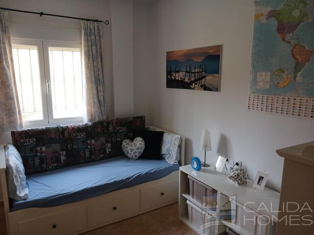 Villa Secreto: Resale Villa for Sale in Arboleas, Almería