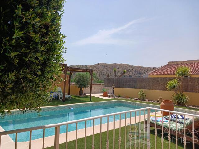 Villa Secreto: Resale Villa for Sale in Arboleas, Almería