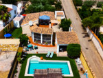 Villa Secreto: Resale Villa for Sale in Arboleas, Almería