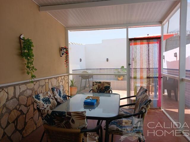 Villa Secreto: Resale Villa for Sale in Arboleas, Almería