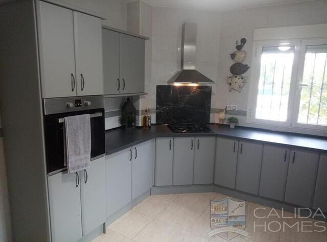 Villa Sedum: Resale Villa for Sale in Arboleas, Almería