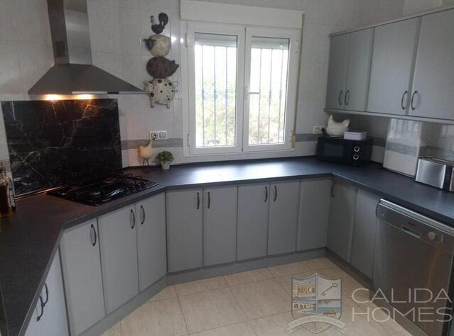 Villa Sedum: Resale Villa for Sale in Arboleas, Almería