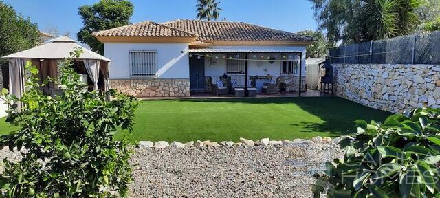 Villa Sedum: Resale Villa for Sale in Arboleas, Almería