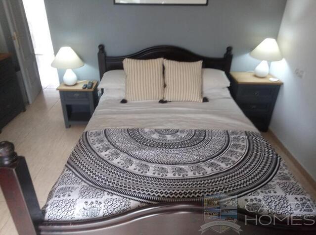 Villa Sedum: Resale Villa for Sale in Arboleas, Almería