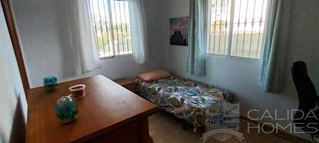 Villa Segura: Resale Villa for Sale in Zurgena, Almería