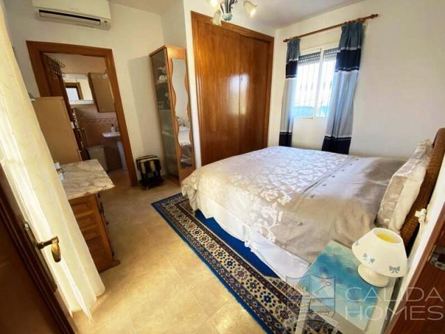 Villa Segura: Resale Villa for Sale in Zurgena, Almería