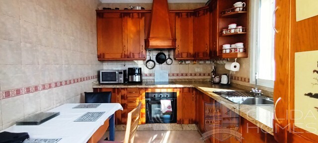 Villa Segura: Resale Villa for Sale in Zurgena, Almería