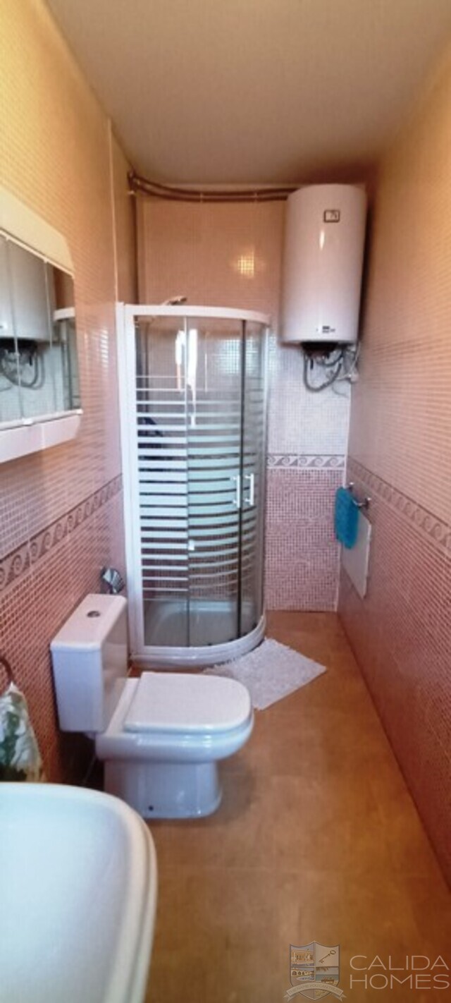 Villa Segura: Resale Villa for Sale in Zurgena, Almería