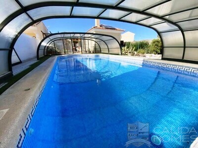Villa Segura: Herverkoop Villa in Zurgena, Almería