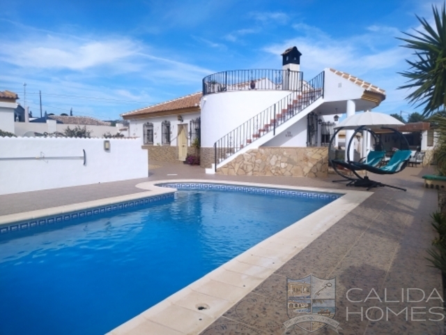 Villa Sensation: Resale Villa for Sale in Arboleas, Almería