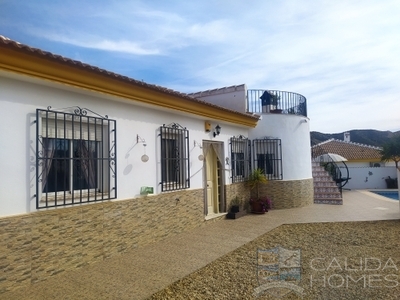 Villa Sensation: Resale Villa in Arboleas, Almería