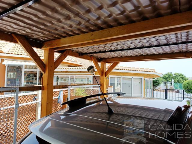 Villa Serenata: Resale Villa for Sale in Arboleas, Almería