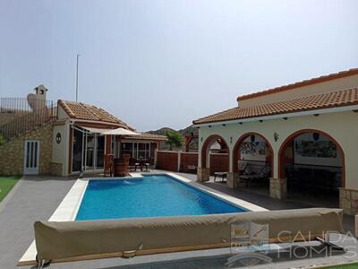 Villa Serenata: Resale Villa in Arboleas, Almería