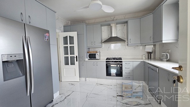 Villa Serene Arboleas: Resale Villa for Sale in Arboleas, Almería