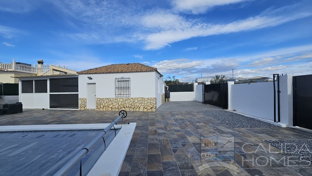 Villa Serene Arboleas: Resale Villa for Sale in Arboleas, Almería