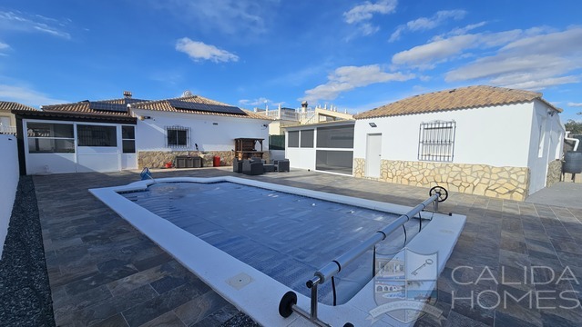 Villa Serene Arboleas: Resale Villa for Sale in Arboleas, Almería