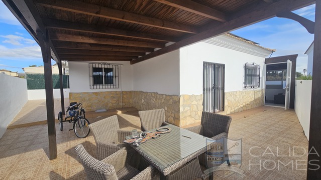 Villa Serene Arboleas: Resale Villa for Sale in Arboleas, Almería