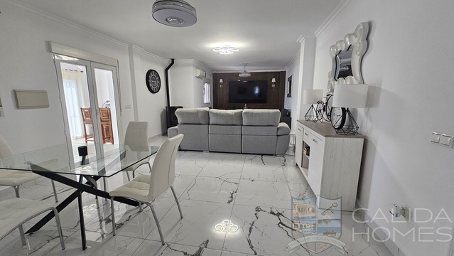 Villa Serene Arboleas: Resale Villa for Sale in Arboleas, Almería