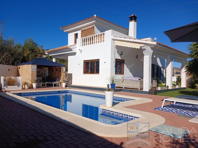 Villa Serene: Resale Villa for Sale in Arboleas, Almería