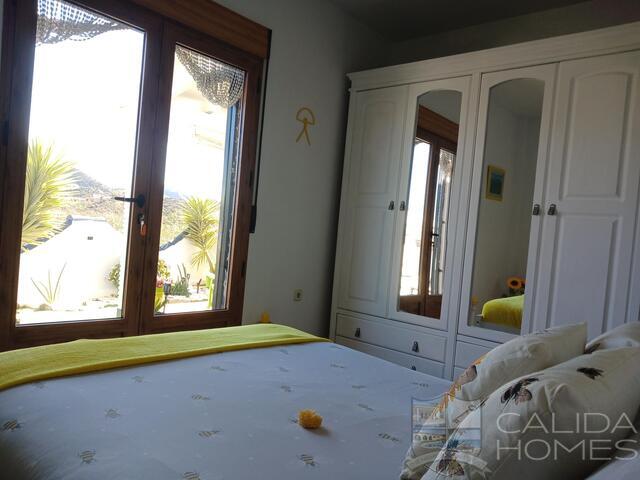 Villa Serene: Resale Villa for Sale in Arboleas, Almería