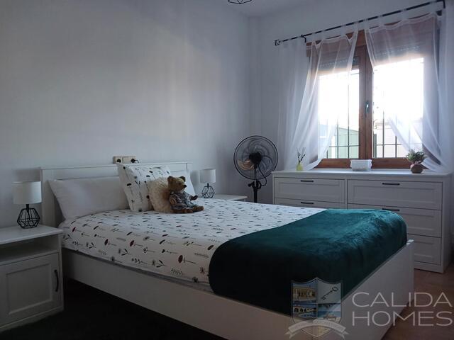 Villa Serene: Resale Villa for Sale in Arboleas, Almería