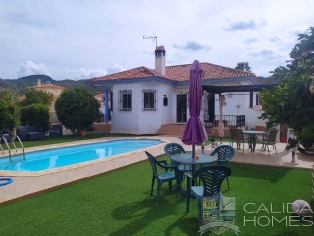 Villa Sienna: Herverkoop Villa te Koop in Arboleas, Almería