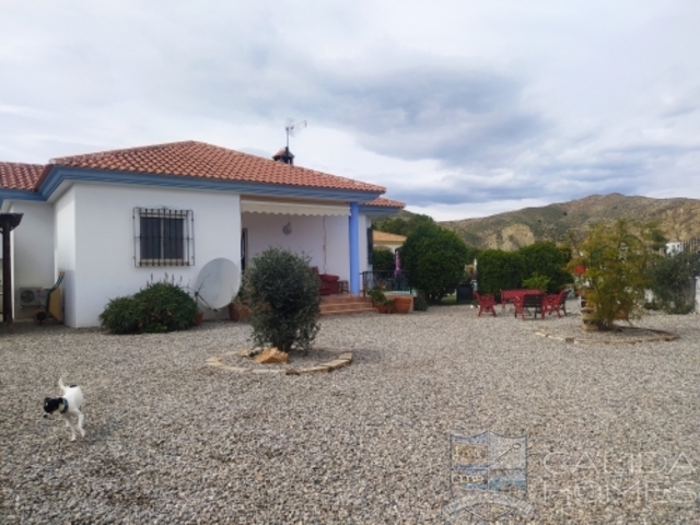 Villa Sienna: Herverkoop Villa te Koop in Arboleas, Almería