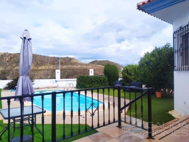 Villa Sienna: Herverkoop Villa te Koop in Arboleas, Almería