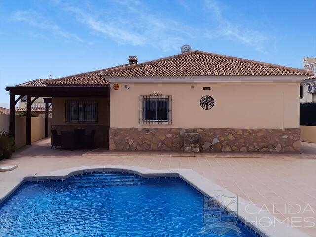 Villa Sierra : Herverkoop Villa te Koop in Arboleas, Almería