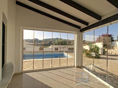 Villa Sierra : Resale Villa in Arboleas, Almería