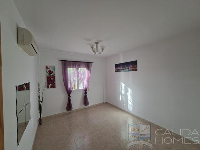 Villa Sierra : Resale Villa for Sale in Arboleas, Almería