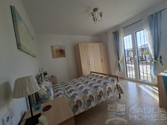 Villa Sierra : Resale Villa for Sale in Arboleas, Almería