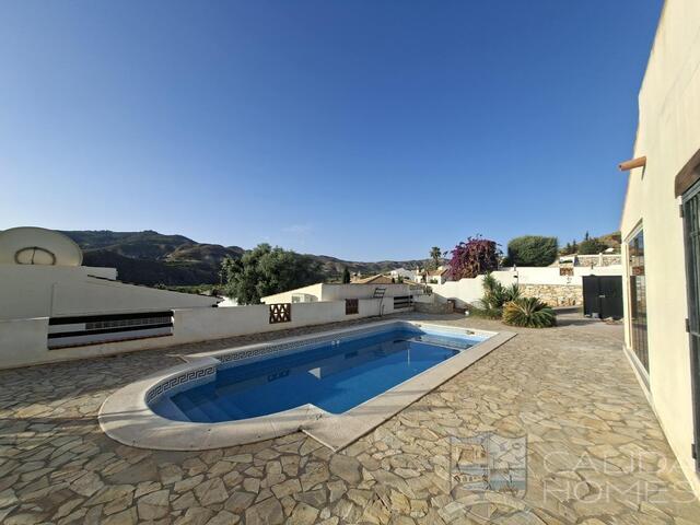Villa Sierra : Resale Villa for Sale in Arboleas, Almería
