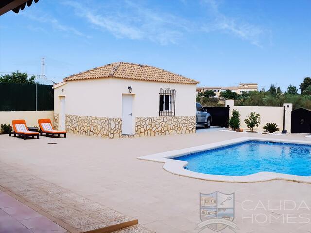 Villa Sierra : Resale Villa for Sale in Arboleas, Almería