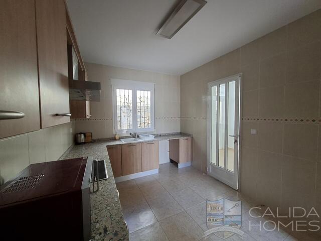Villa Sierra : Resale Villa for Sale in Arboleas, Almería