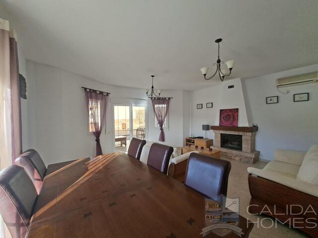 Villa Sierra : Resale Villa for Sale in Arboleas, Almería