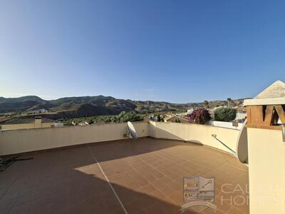 Villa Sierra : Resale Villa in Arboleas, Almería