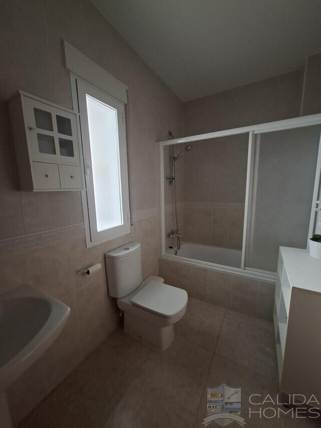 Villa Sierra : Resale Villa for Sale in Arboleas, Almería