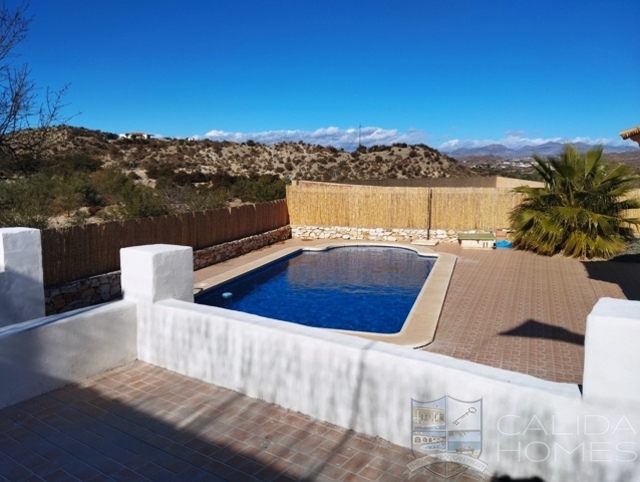 Villa Solera: Herverkoop Villa te Koop in Arboleas, Almería