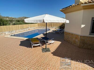 Villa Solera: Resale Villa in Arboleas, Almería