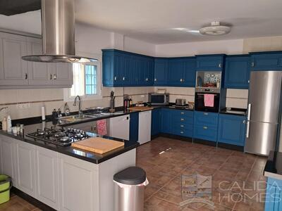 Villa Spectacular : Resale Villa in Arboleas, Almería