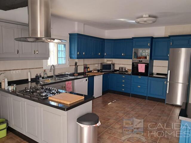 Villa Spectacular : Resale Villa for Sale in Arboleas, Almería