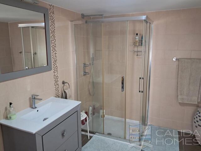 Villa Spectacular : Resale Villa for Sale in Arboleas, Almería