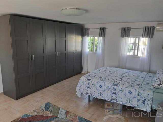 Villa Spectacular : Resale Villa for Sale in Arboleas, Almería