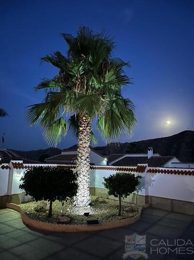 Villa Spectacular : Resale Villa in Arboleas, Almería