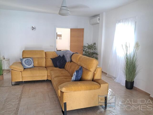 Villa Spectacular : Resale Villa for Sale in Arboleas, Almería
