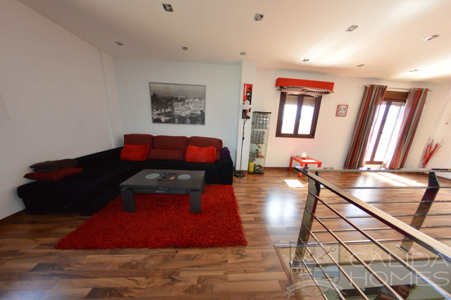 Villa Splendido: Resale Villa for Sale in Arboleas, Almería