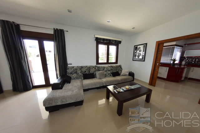 Villa Splendido: Resale Villa for Sale in Arboleas, Almería